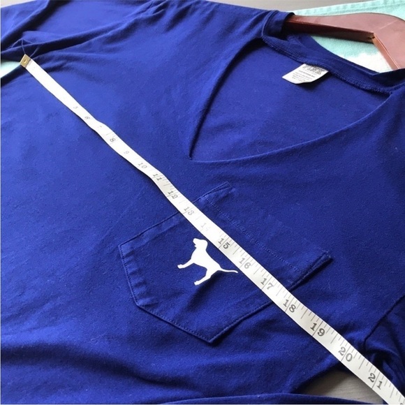 Pink by Victoria's Secret Cut Out V Neckline Cropped Long Sleeve Graphic Tee - Picture 6 of 7